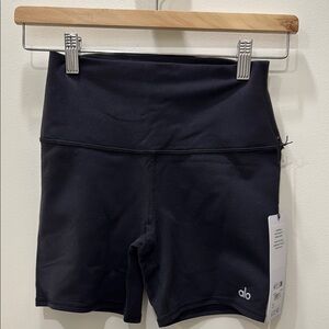 Alo Yoga AirBrush High Waist 5” Black Biker Shorts